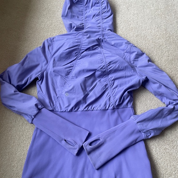 Lulu lemon women's jacket. - Picture 2 of 7